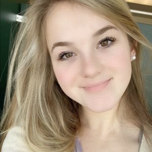 Meet your Posher, Brianna